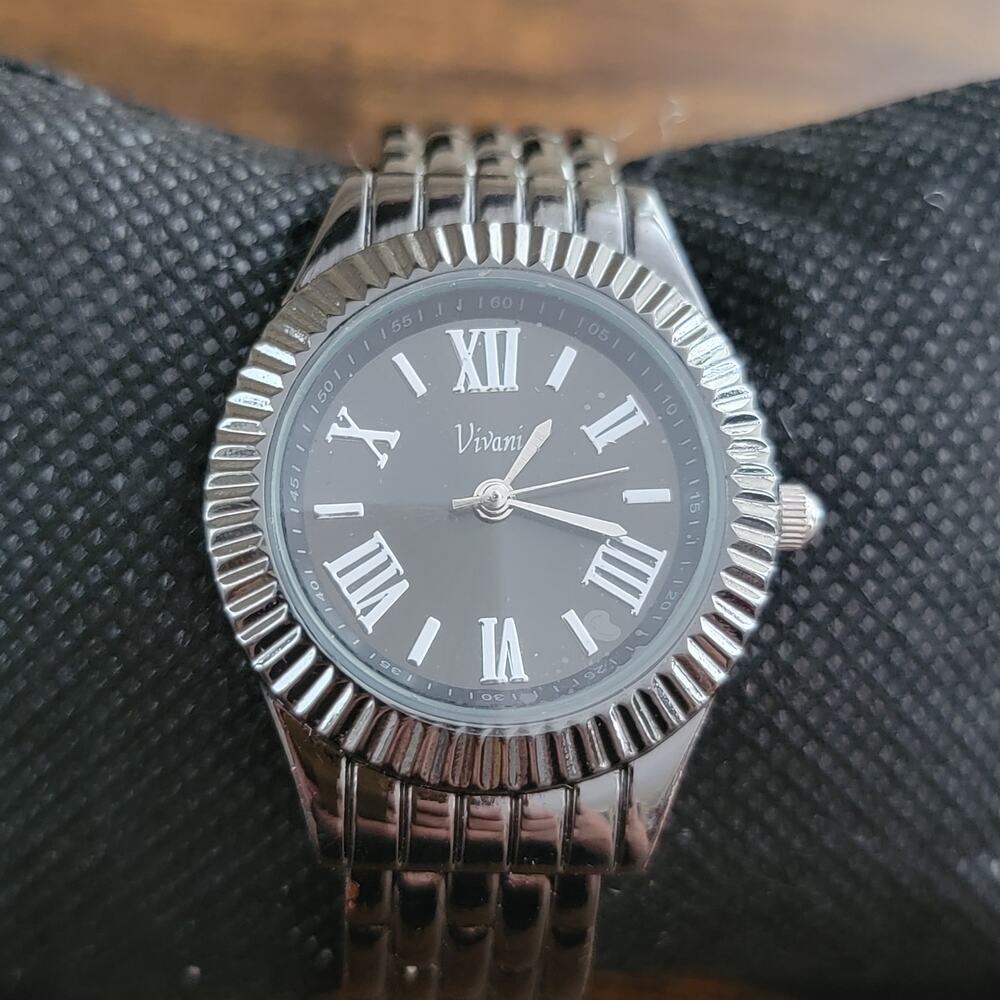 Vintage Watches Vivani Black Dial Roman Numeral Quartz Ladies Watch Japan Movt